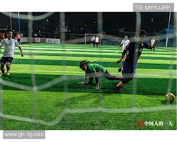 足球明星们在海边抓鱼的精彩瞬间与搞笑图片合集